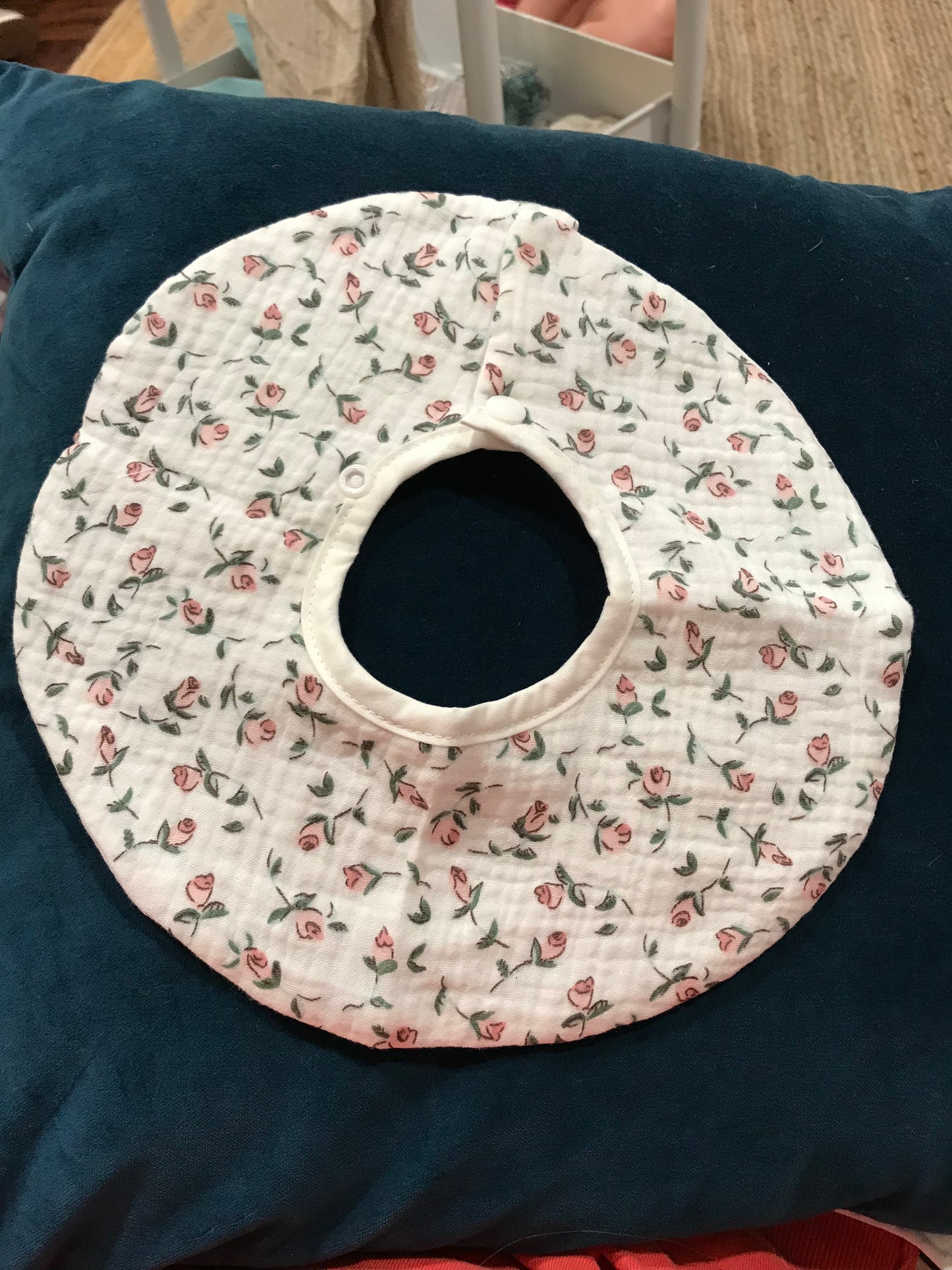 Circle Muslin Baby Bib