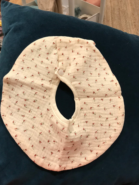 Circle Muslin Baby Bib